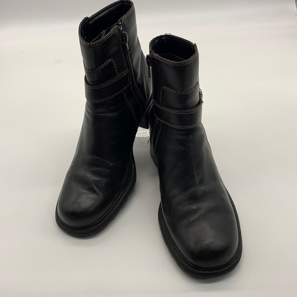 Baretraps "Ollie" Black Leather Ankle Boot size 7